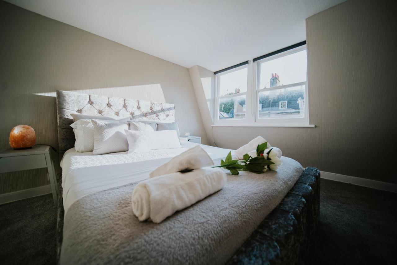 Ferienwohnung Roman Penthouse- City Skyline Views, 4K Tvs, 5G Wifi And More! Bath Exterior foto
