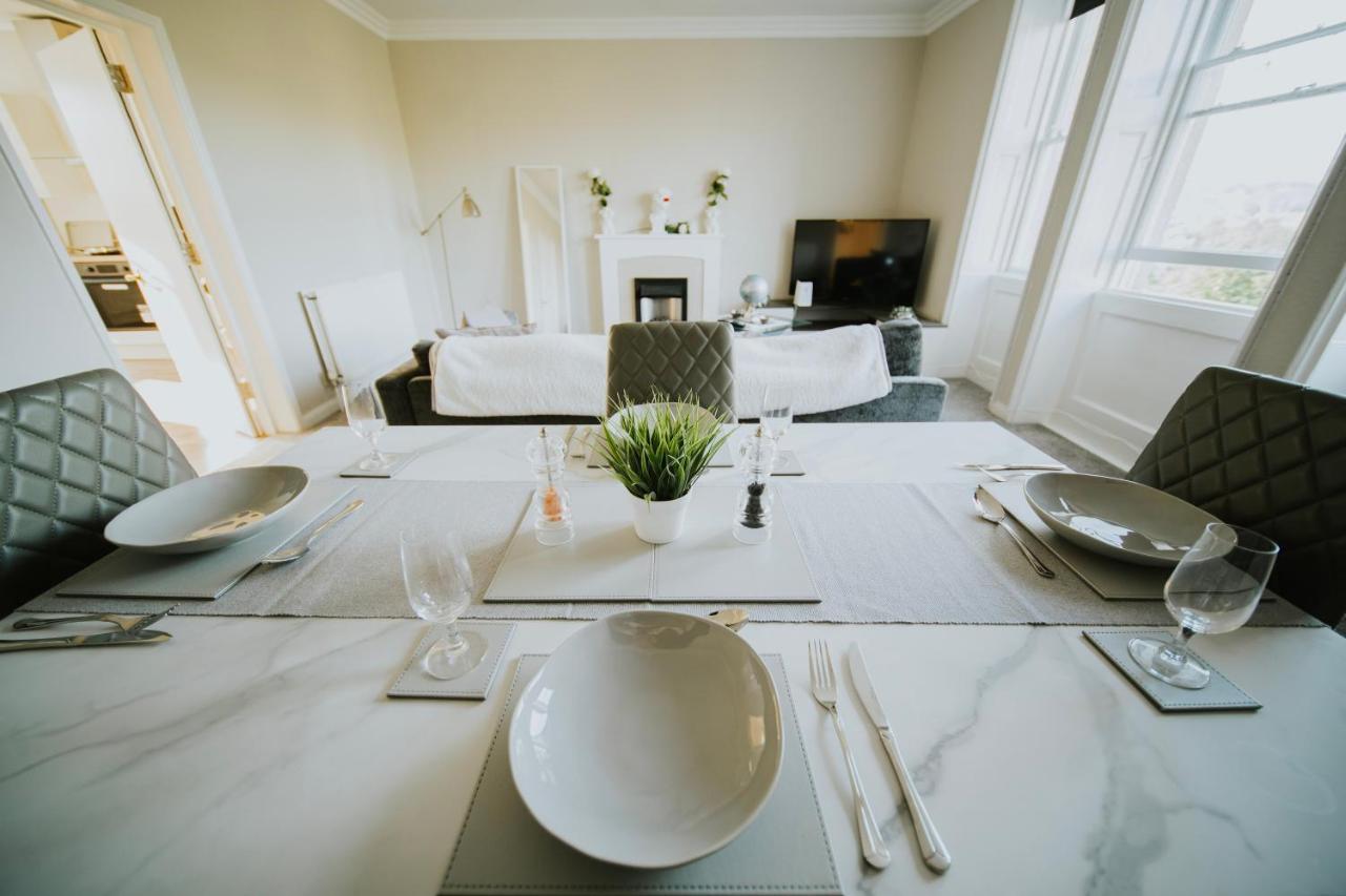 Ferienwohnung Roman Penthouse- City Skyline Views, 4K Tvs, 5G Wifi And More! Bath Exterior foto